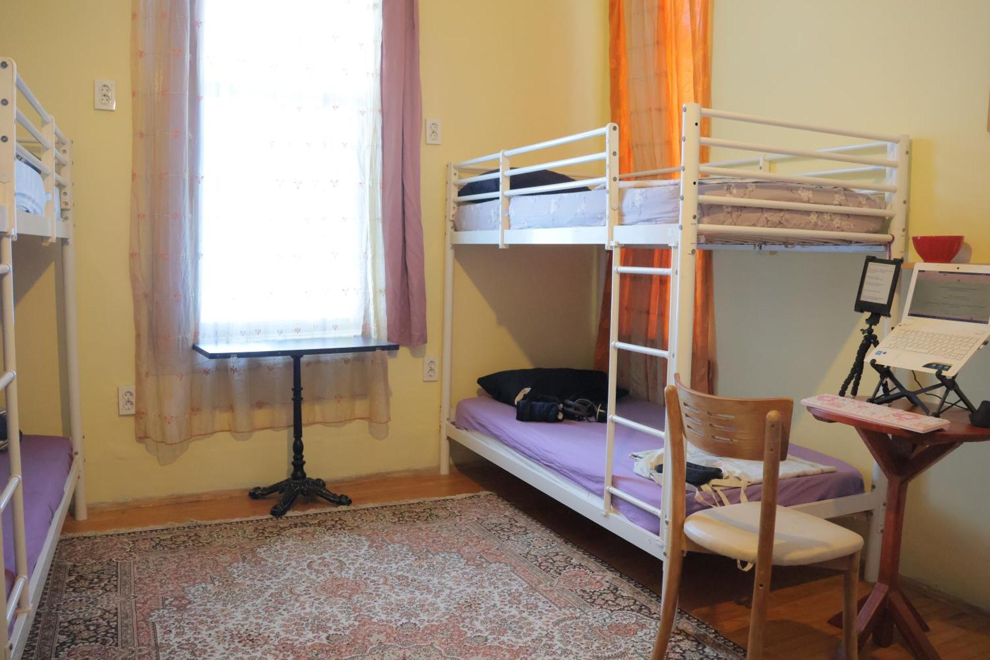 Lotus Garden Hostel Измир Екстериор снимка